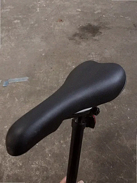 Black Comfort Bicycle Saddle Molded Foam w/ Seatpost & Reflector VA22913