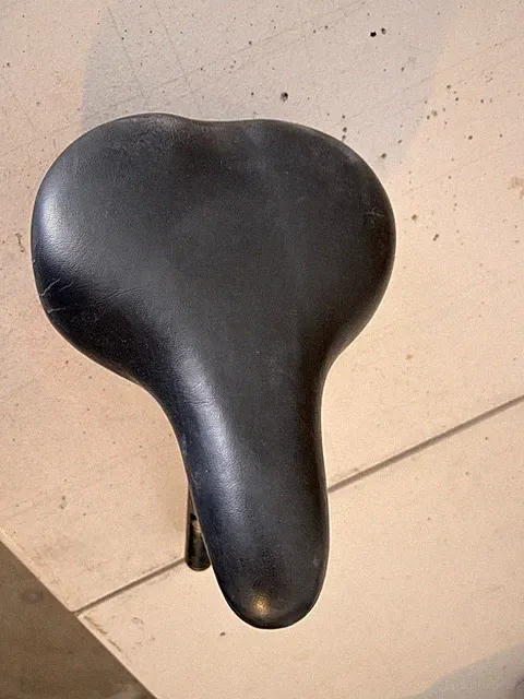 Black Synthetic Comfort Bicycle Saddle Seatpost Reflector Universal Unisex