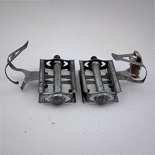 Vintage Union Bike Pedals Rat Trap Reflectors KKT Toe Clips Small 9/16 in A07