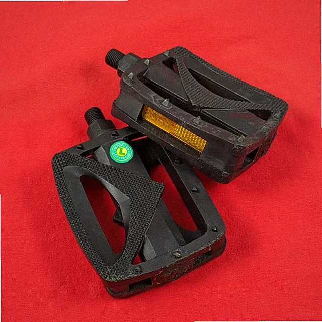 VP 875 Pedals Flat Double-Sided Amber Reflectors 9/16